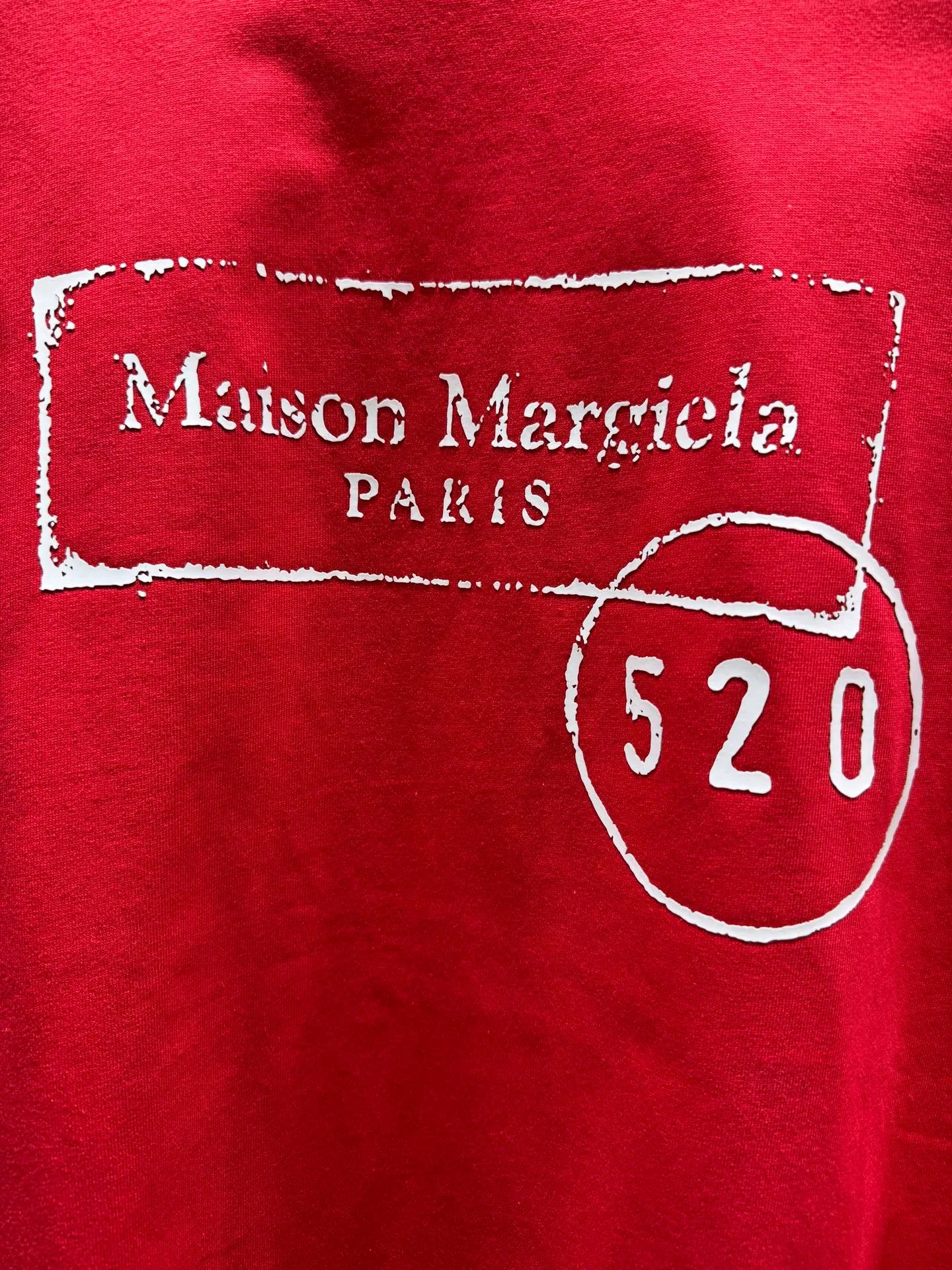 Martin Margiela* 520 ‼️ T ® 🖤Maison Margiela 2025 520 ，280g ， Breathable， ! "520" + Logo， ， 。 ， ， ， ! ⚠️ ： ⚠️SG 26285 Same Style 𝐂𝐎𝐋𝐎𝐔𝐑：White Red Black 𝐒𝐈𝐙𝐄：S-XXl